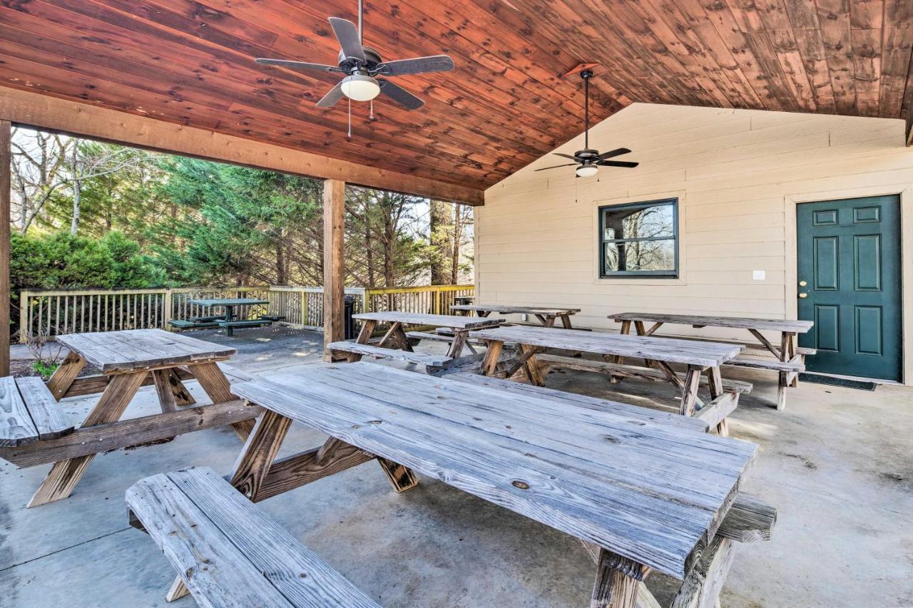 Lake Lure Studio With Private Balcony And Pool Access! Exterior photo